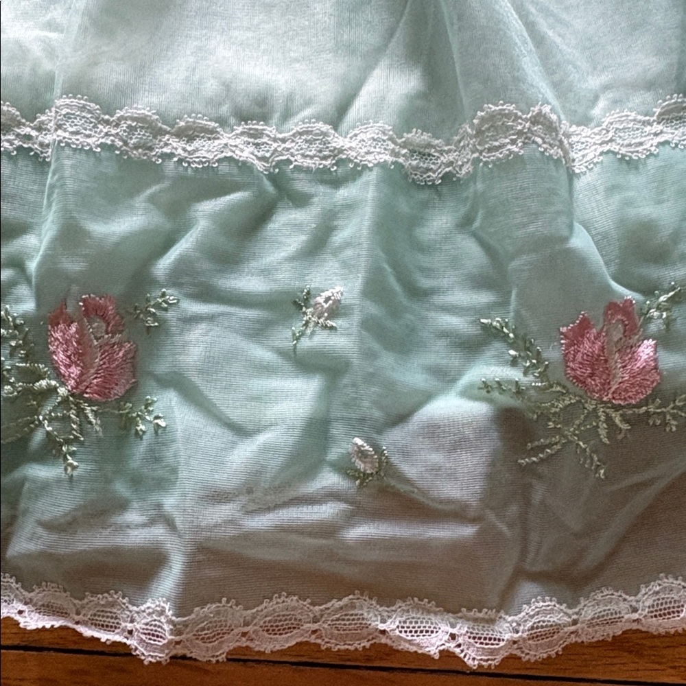 darling vintage Vanity Fair 2 piece babydoll nightgown and robe set - Picture 6 of 9